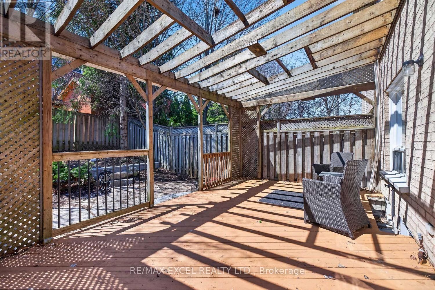 112 OCTOBER LANE Image 34