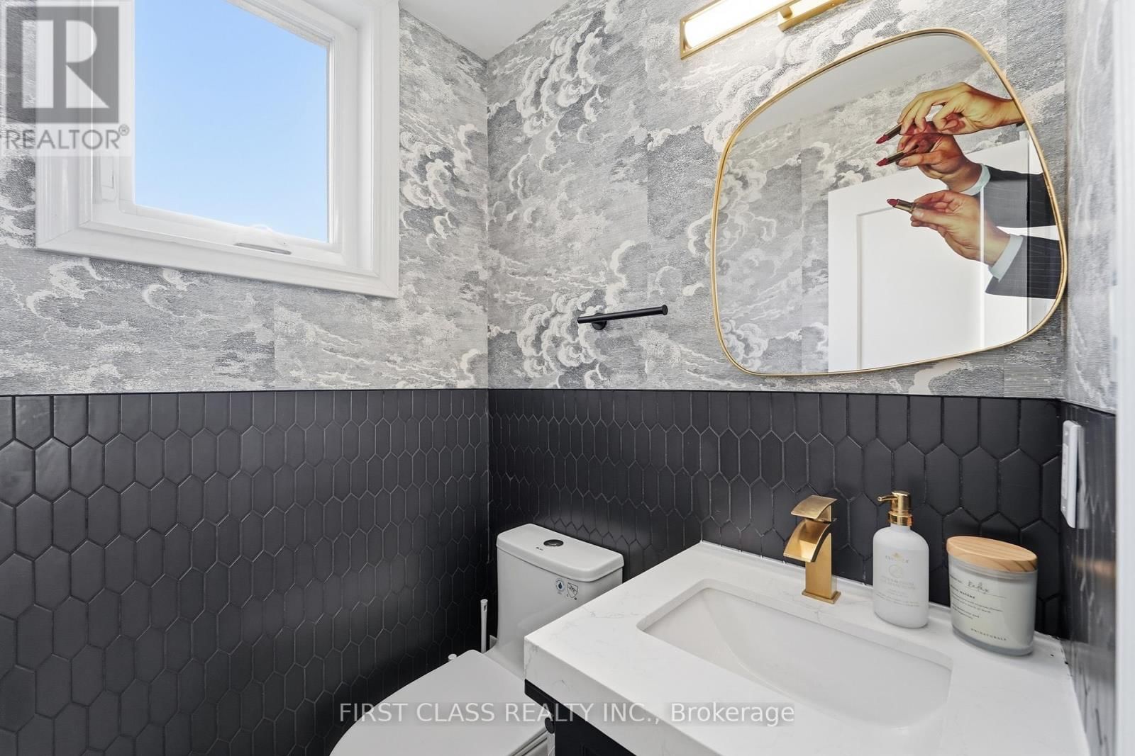 88 DAWN HILL TRAIL Image 17