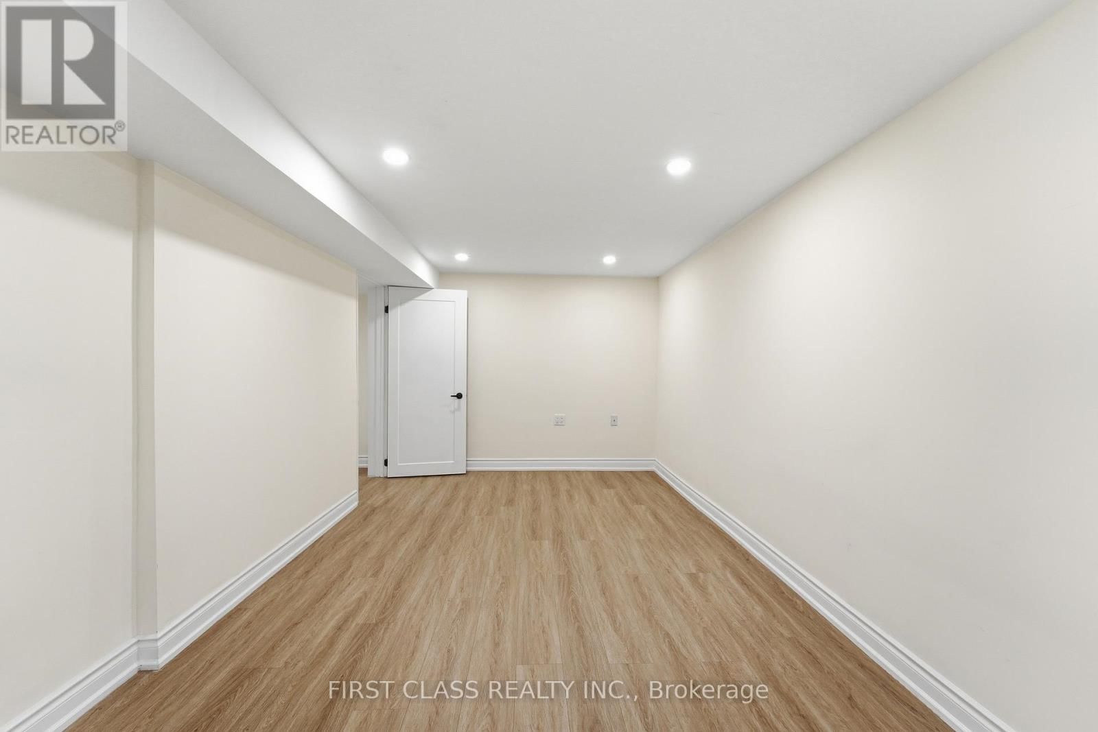 88 DAWN HILL TRAIL Image 37