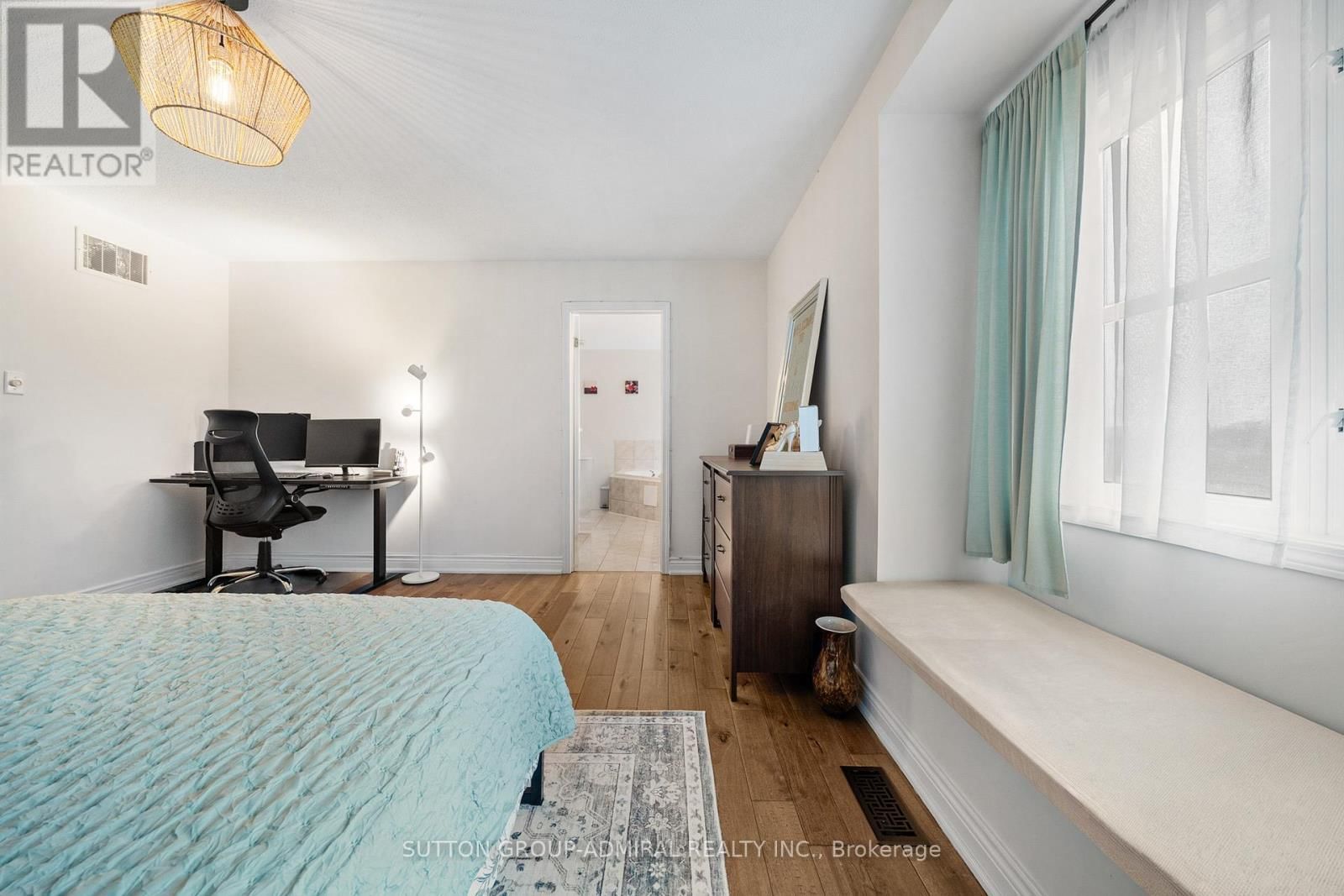 36 JOHN W TAYLOR AVENUE Image 17