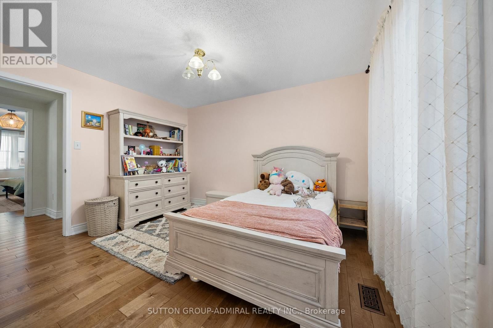 36 JOHN W TAYLOR AVENUE Image 24