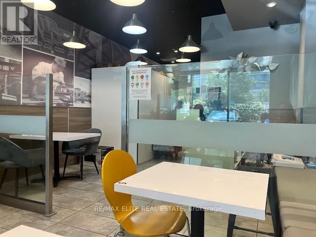 30 - 7181 YONGE STREET Image 1