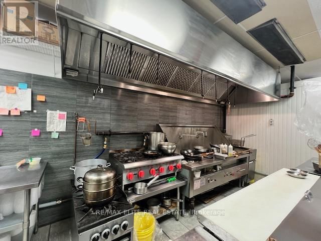 30 - 7181 YONGE STREET Image 4