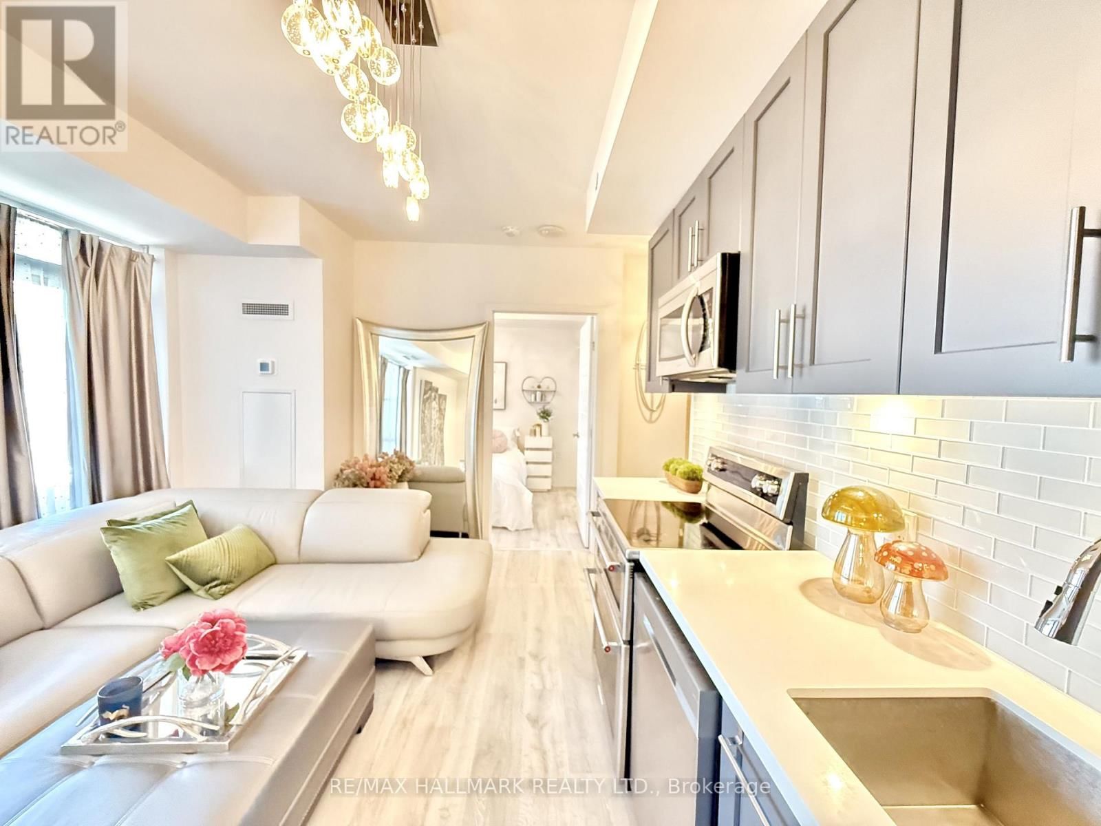 225 - 375 SEA RAY AVENUE Image 10