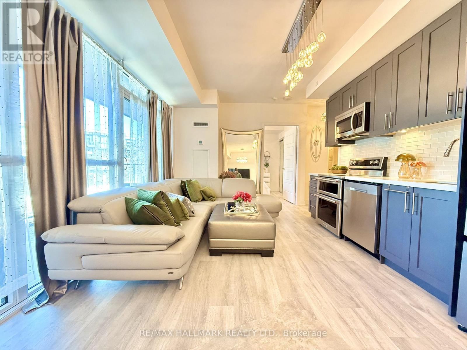 225 - 375 SEA RAY AVENUE Image 2