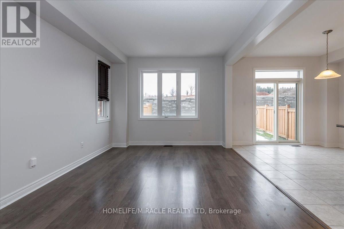 73 SUTCLIFFE WAY Image 11