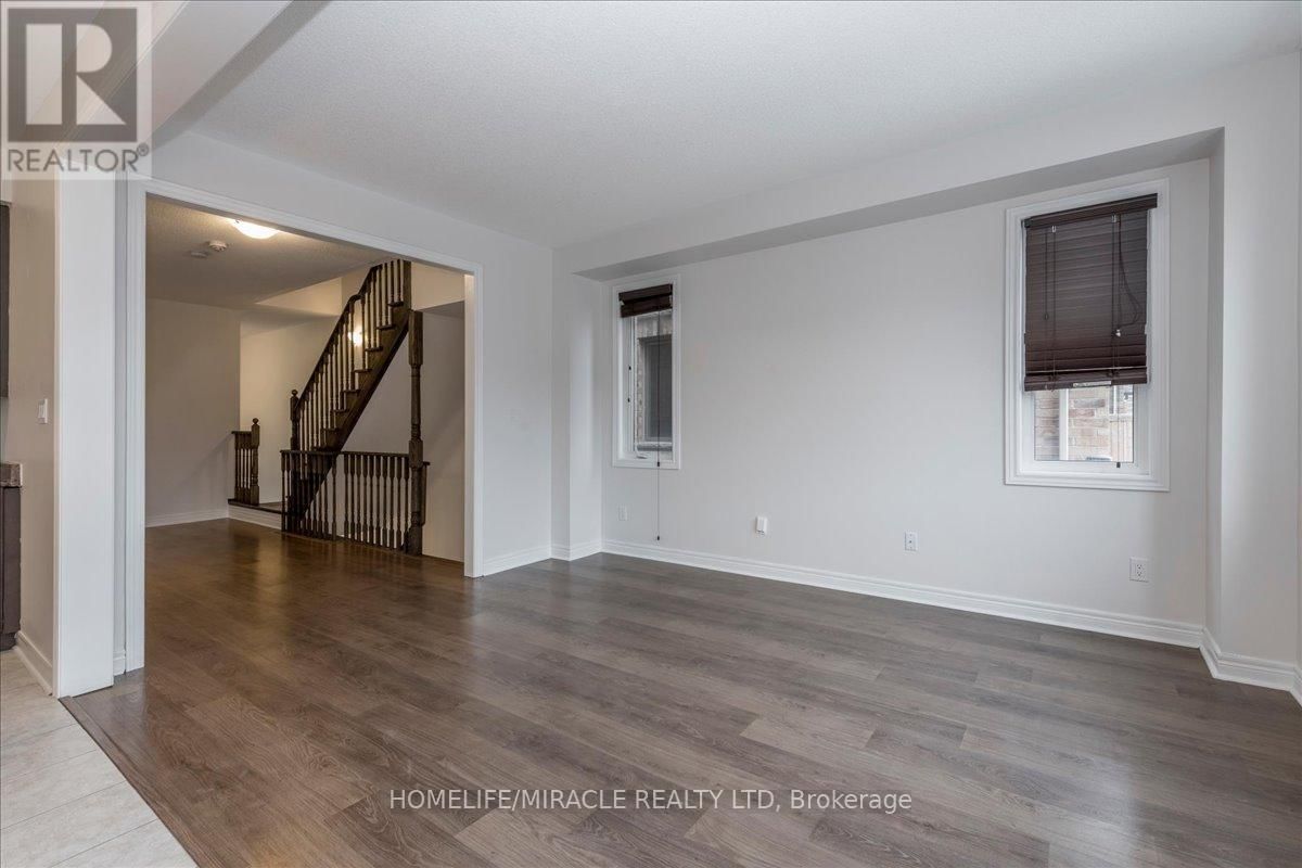 73 SUTCLIFFE WAY Image 12