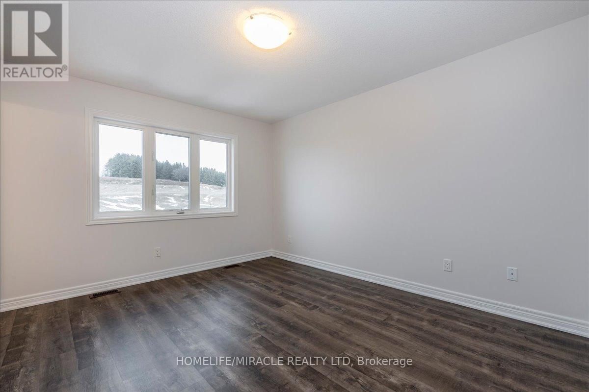 73 SUTCLIFFE WAY Image 16