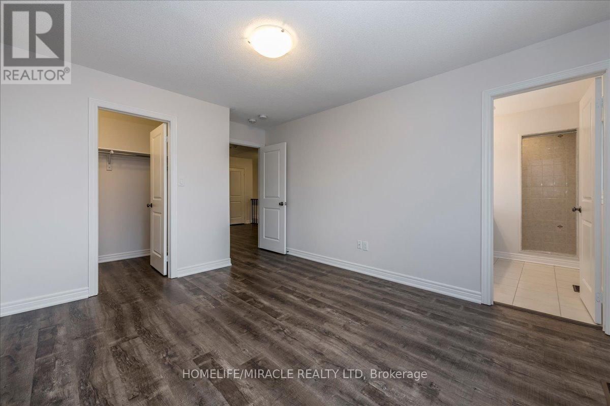 73 SUTCLIFFE WAY Image 17