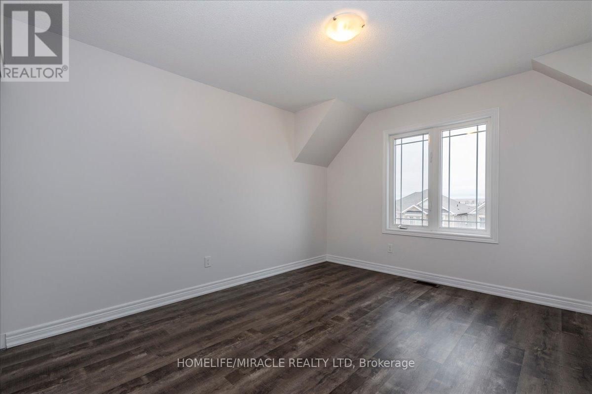 73 SUTCLIFFE WAY Image 20