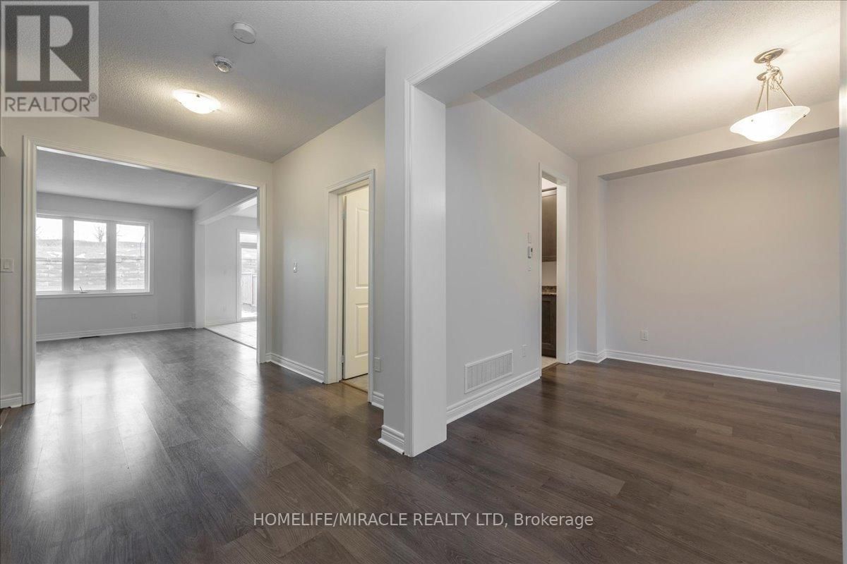 73 SUTCLIFFE WAY Image 3