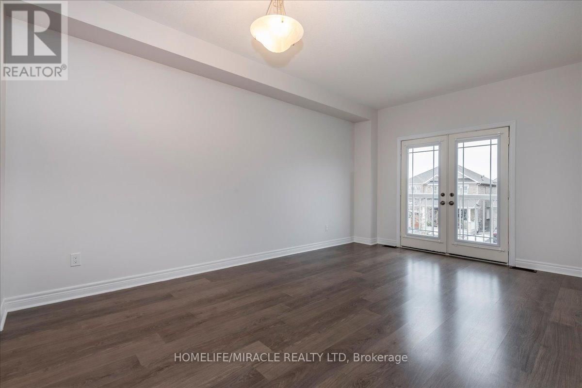 73 SUTCLIFFE WAY Image 4