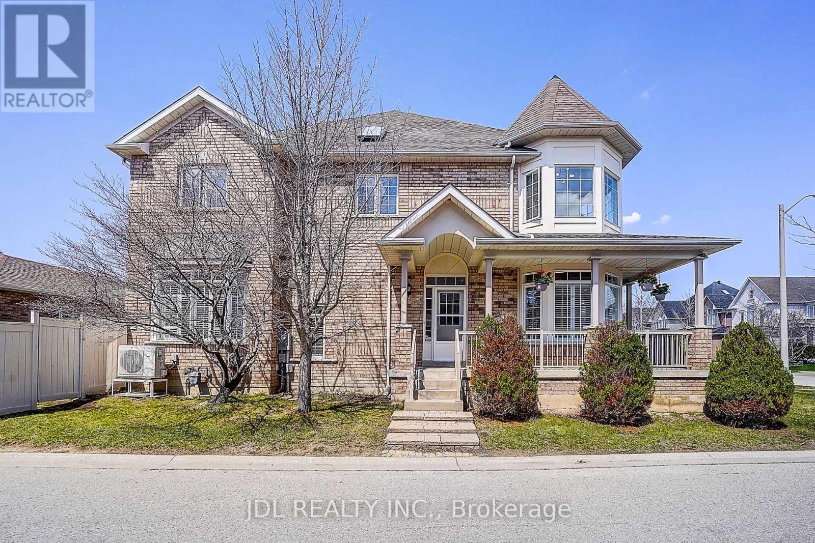 2 CATALINA CRESCENT Image 1