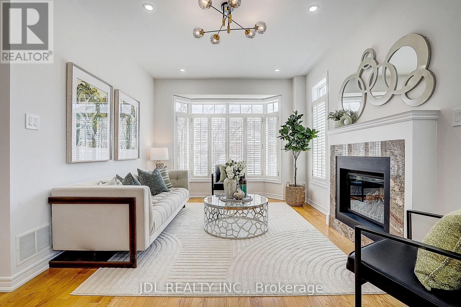 2 CATALINA CRESCENT Image 13