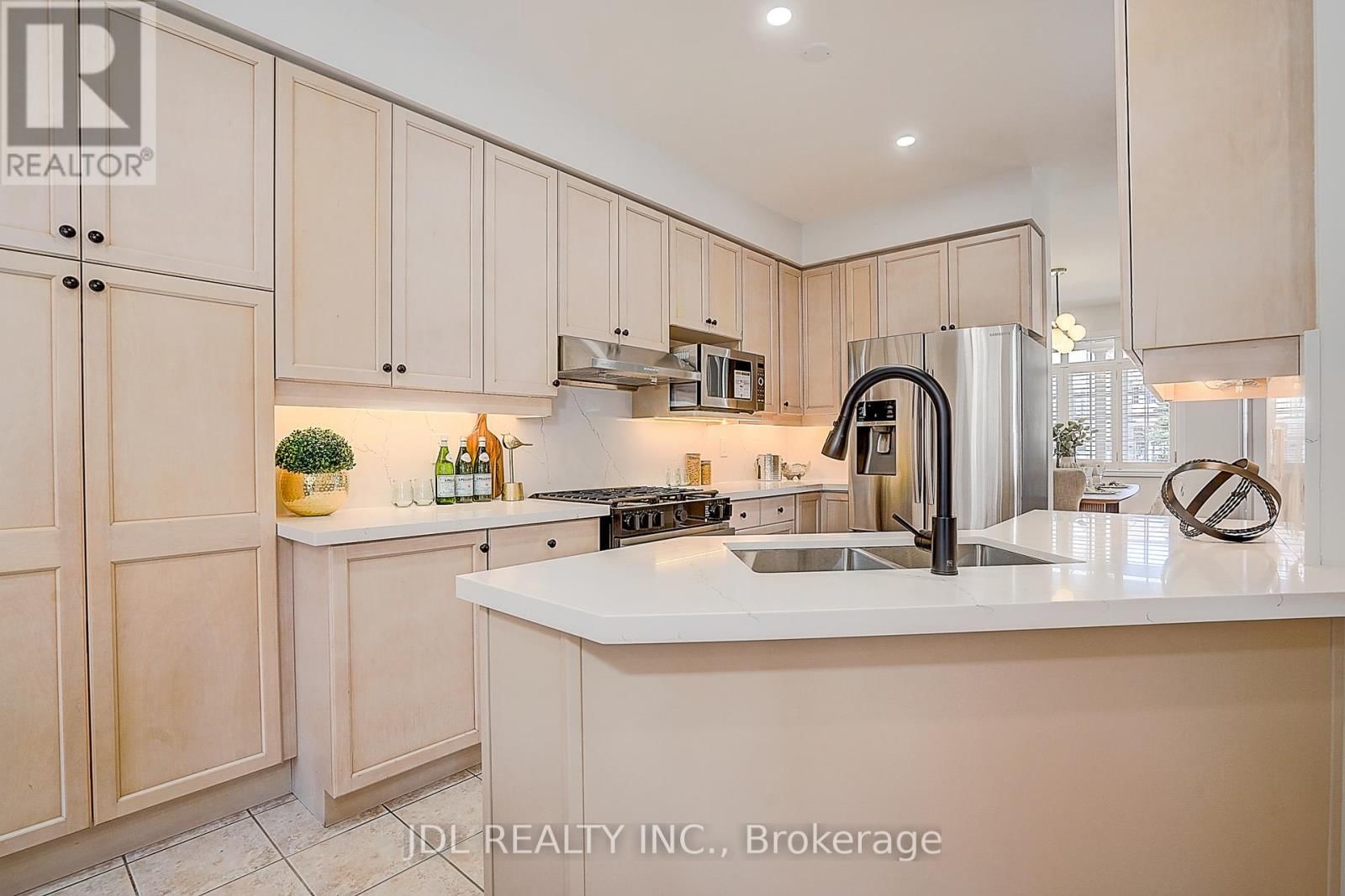 2 CATALINA CRESCENT Image 18