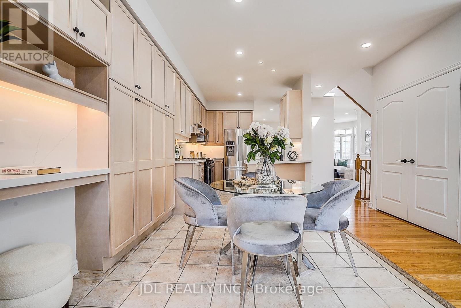 2 CATALINA CRESCENT Image 19