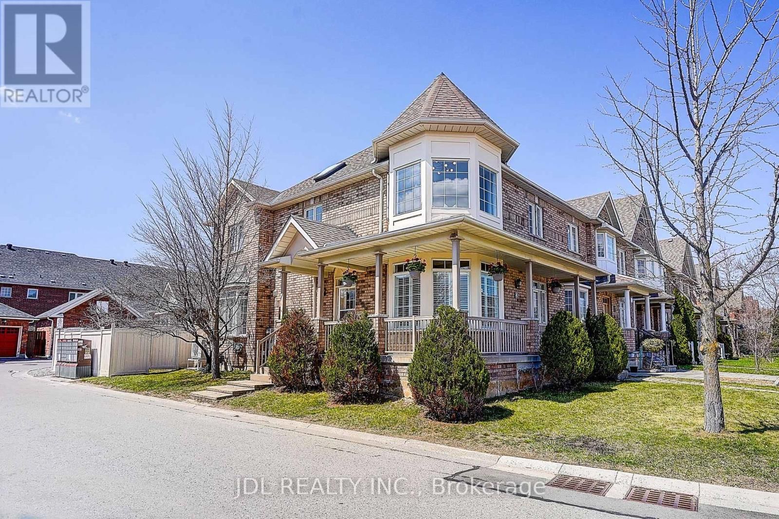 2 CATALINA CRESCENT Image 2