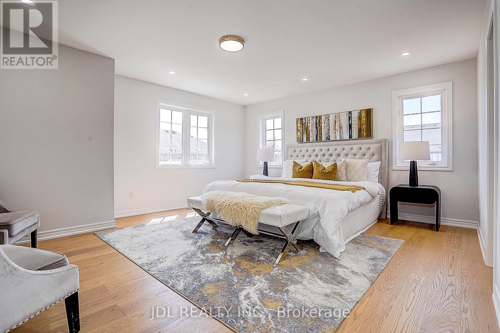 2 CATALINA CRESCENT Image 28