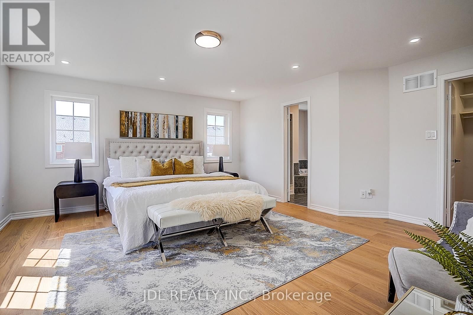 2 CATALINA CRESCENT Image 29