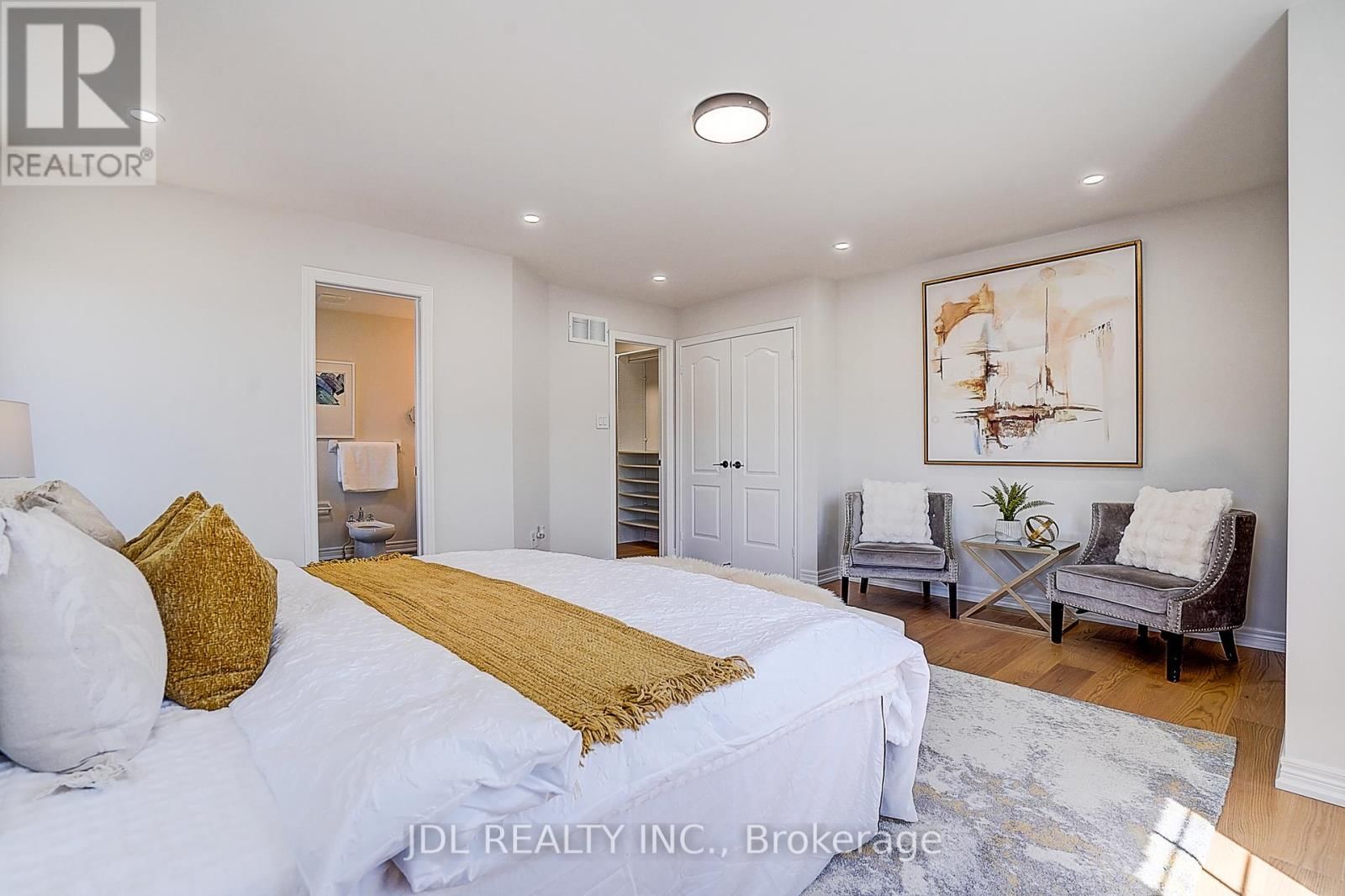 2 CATALINA CRESCENT Image 30