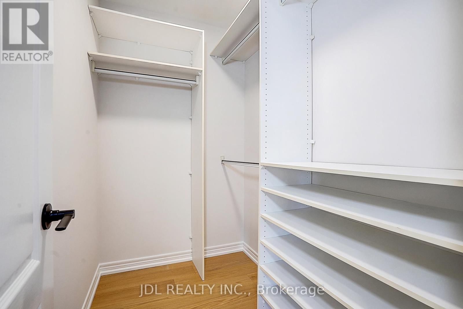 2 CATALINA CRESCENT Image 31