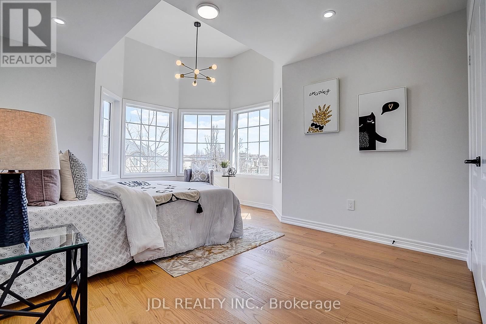 2 CATALINA CRESCENT Image 34