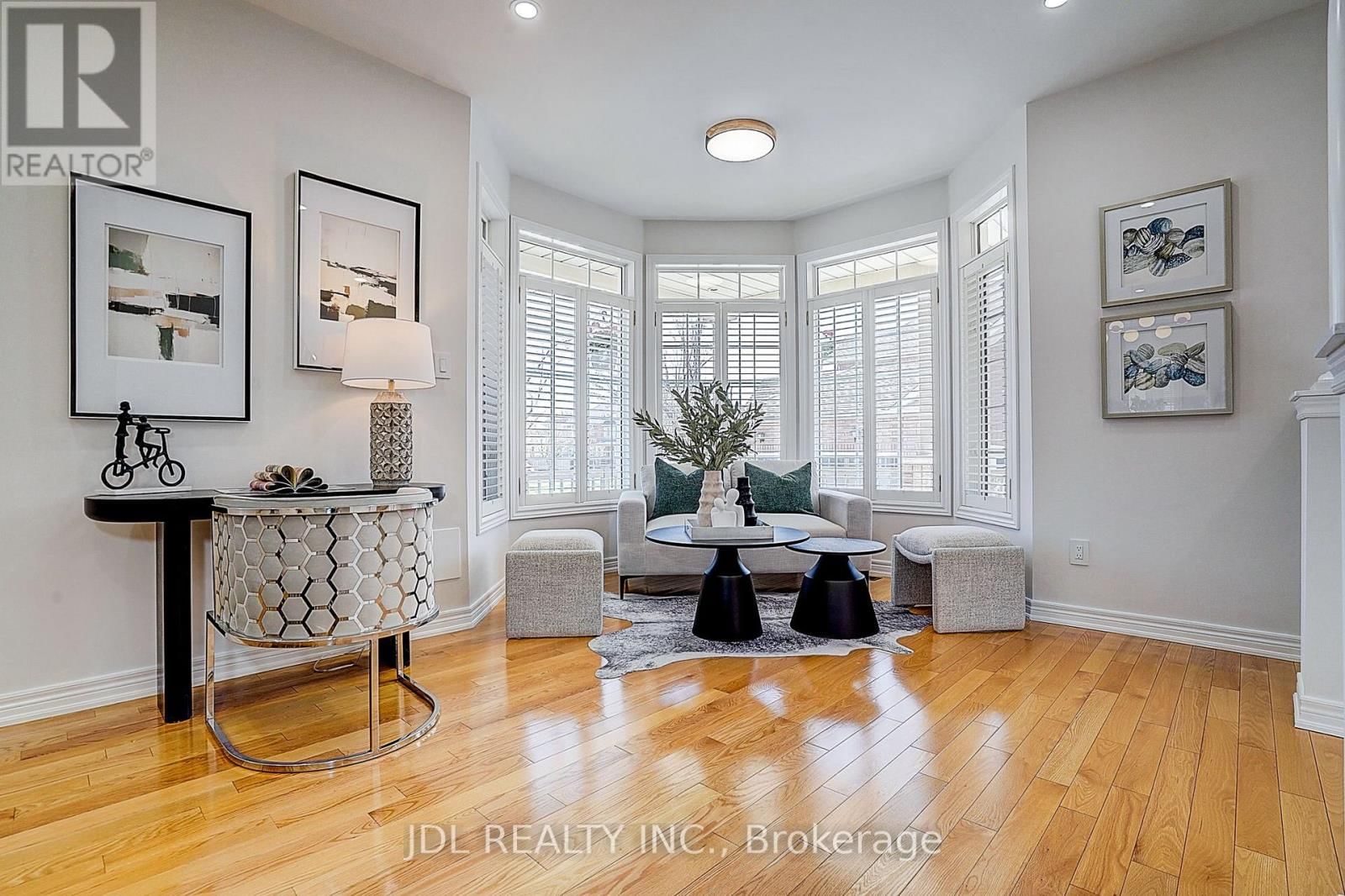 2 CATALINA CRESCENT Image 8