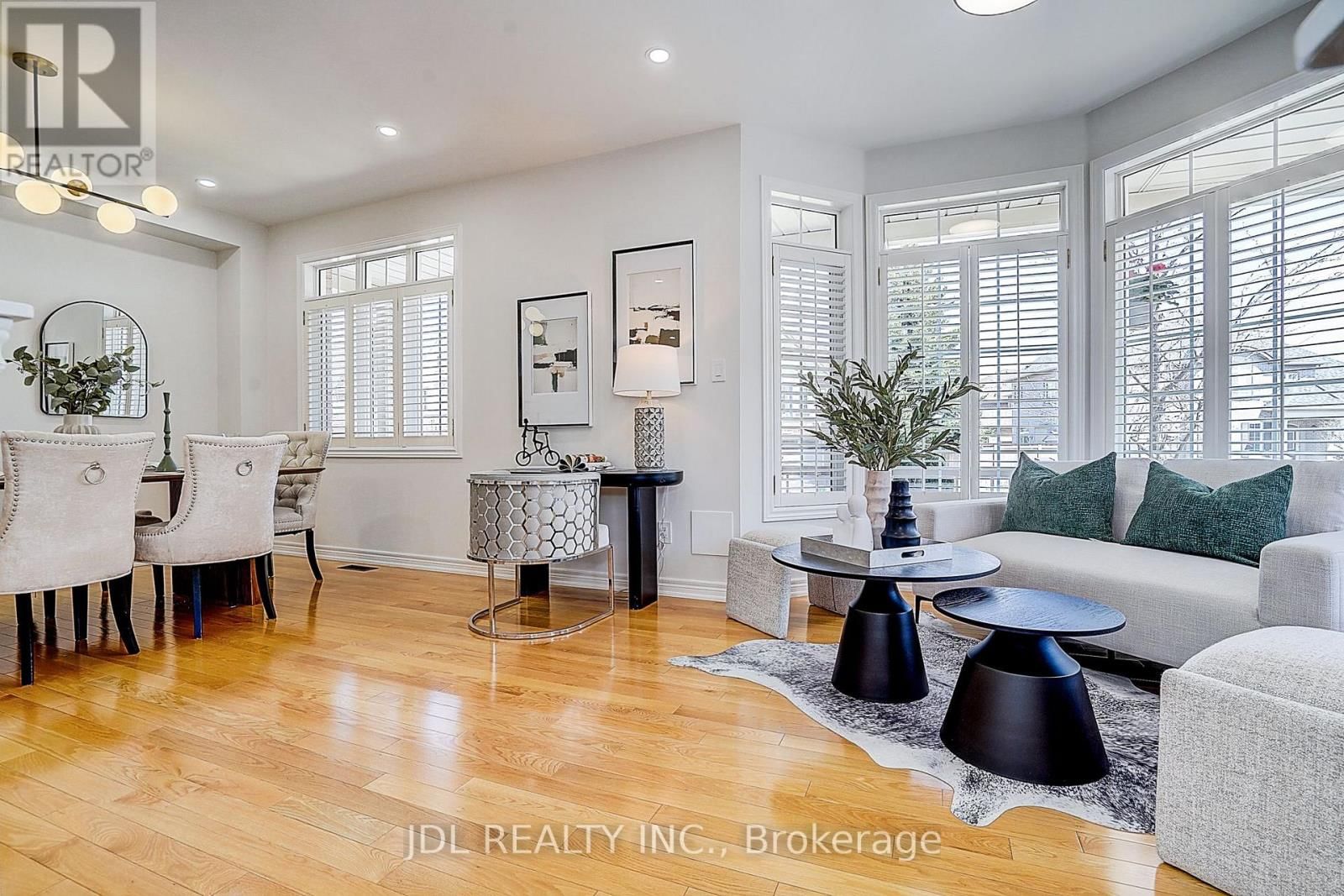 2 CATALINA CRESCENT Image 9