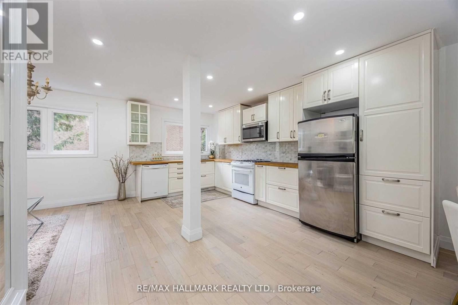 Main - 131 COTTONWOOD COURT Image 6