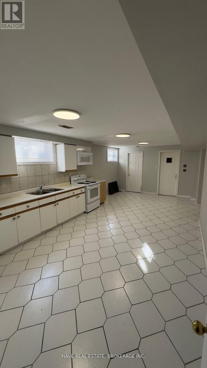 Basement - 86 ELGIN MILLS ROAD WEST Image 8