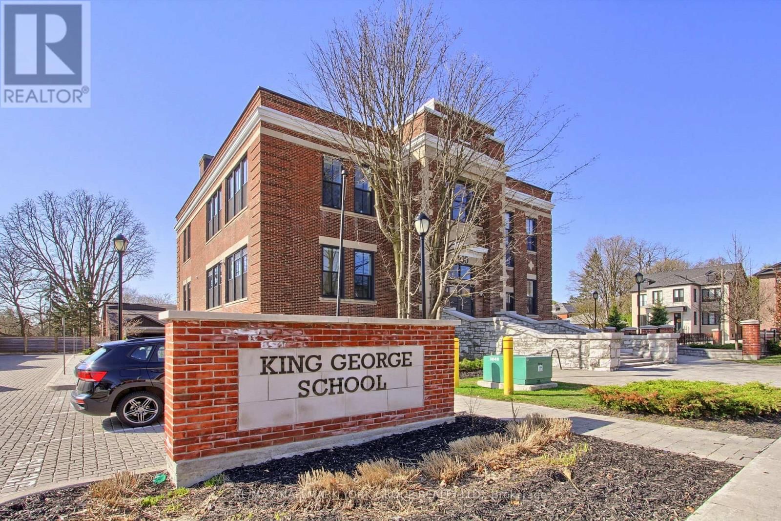 203 - 400 PARK AVENUE Image 1