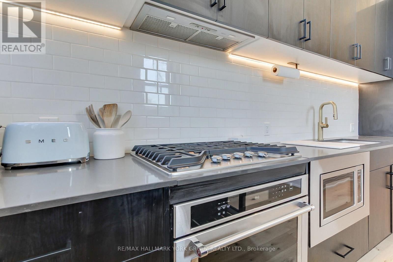 203 - 400 PARK AVENUE Image 14