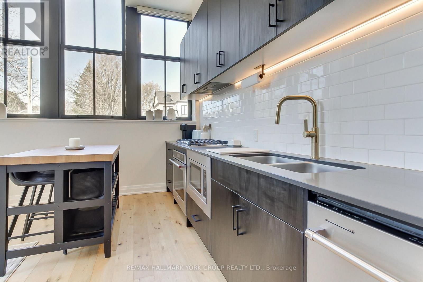 203 - 400 PARK AVENUE Image 15