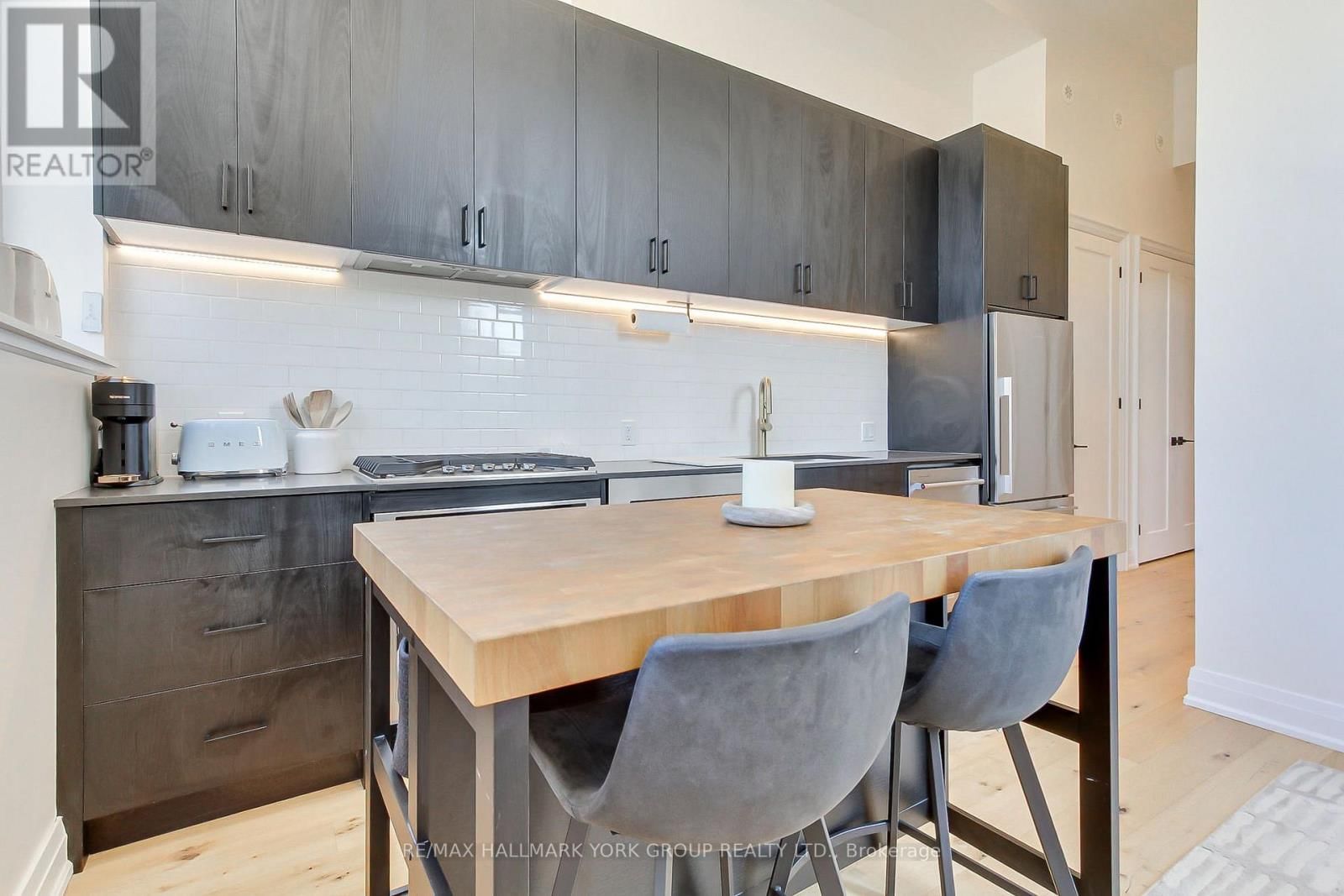 203 - 400 PARK AVENUE Image 16