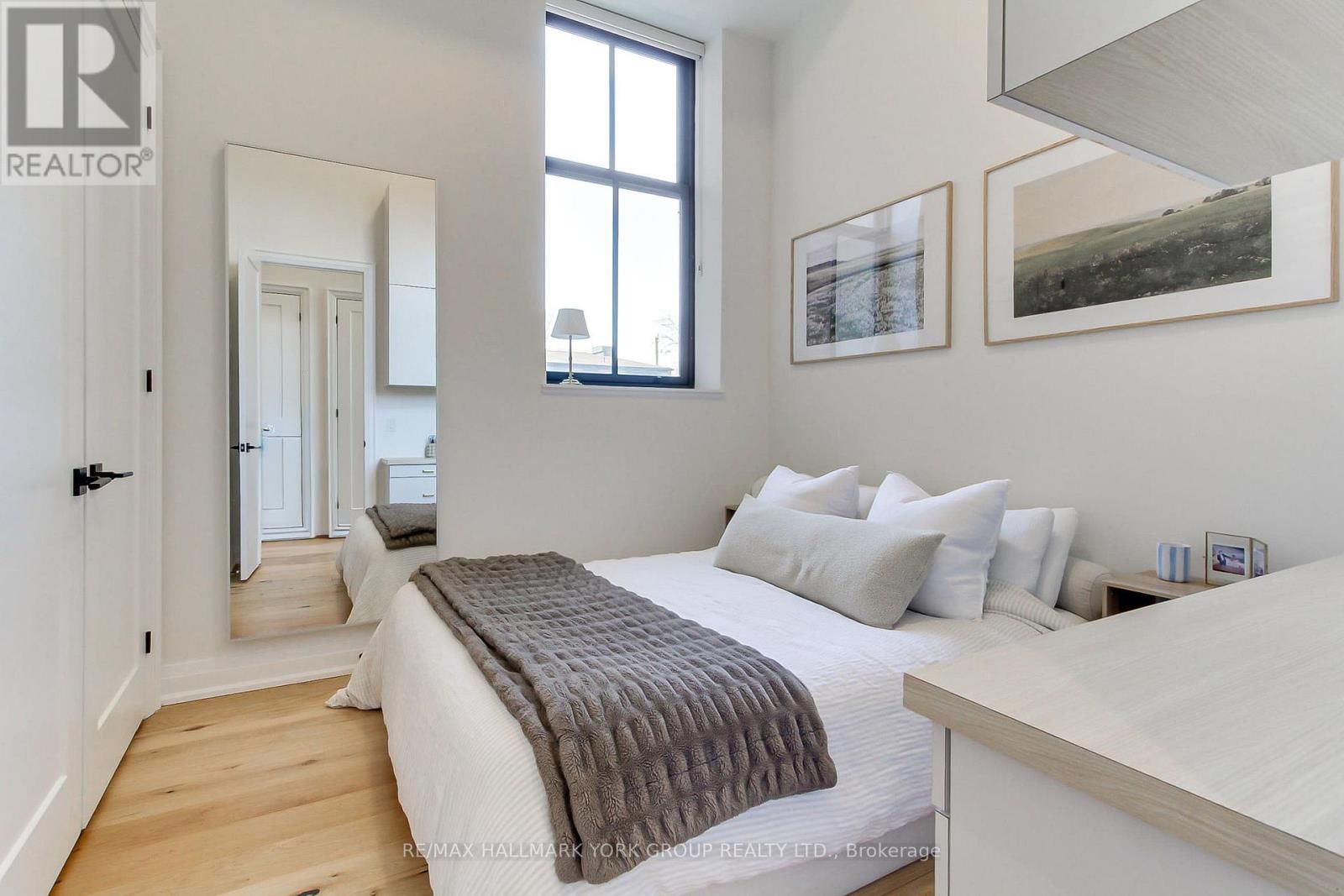 203 - 400 PARK AVENUE Image 21