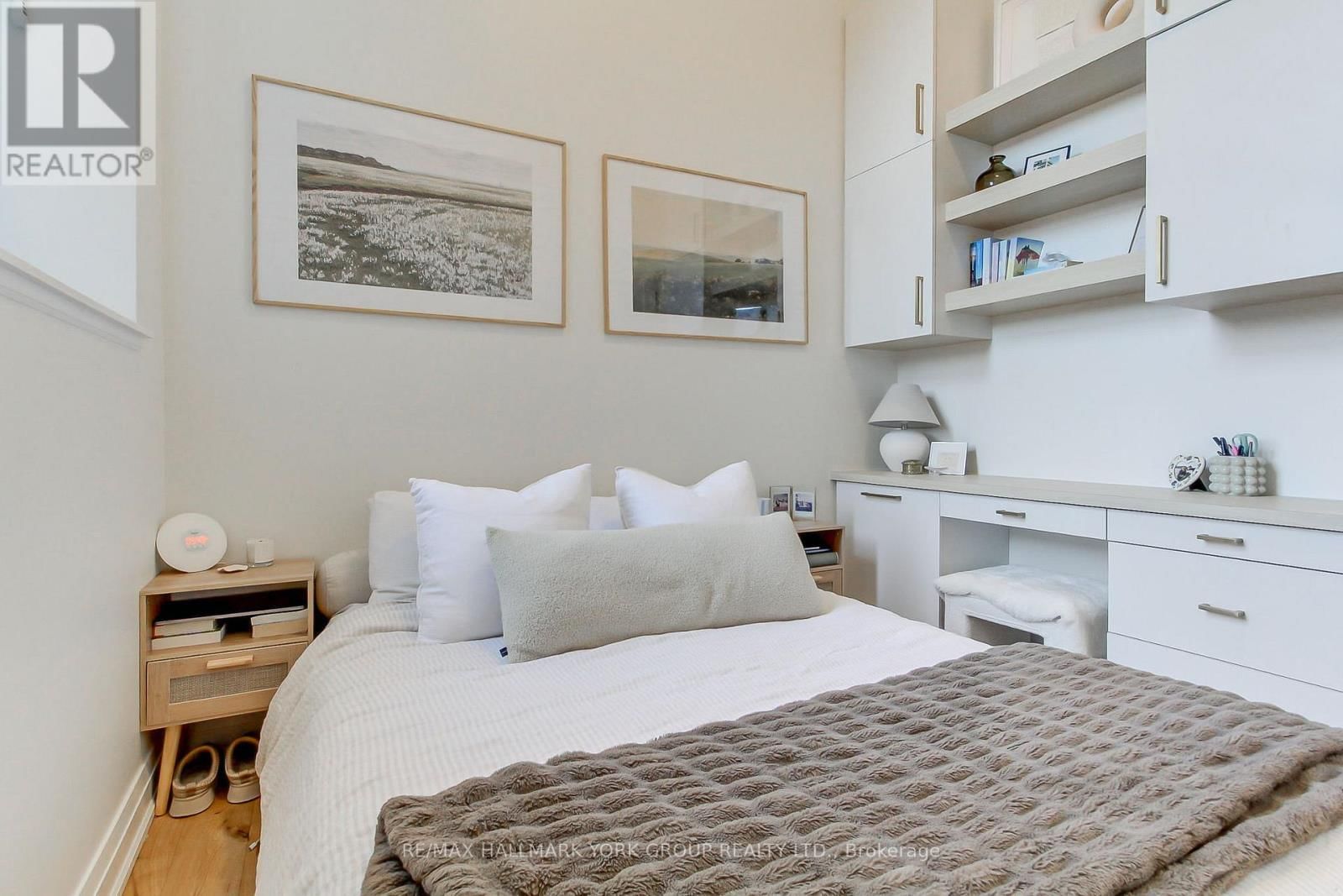 203 - 400 PARK AVENUE Image 24