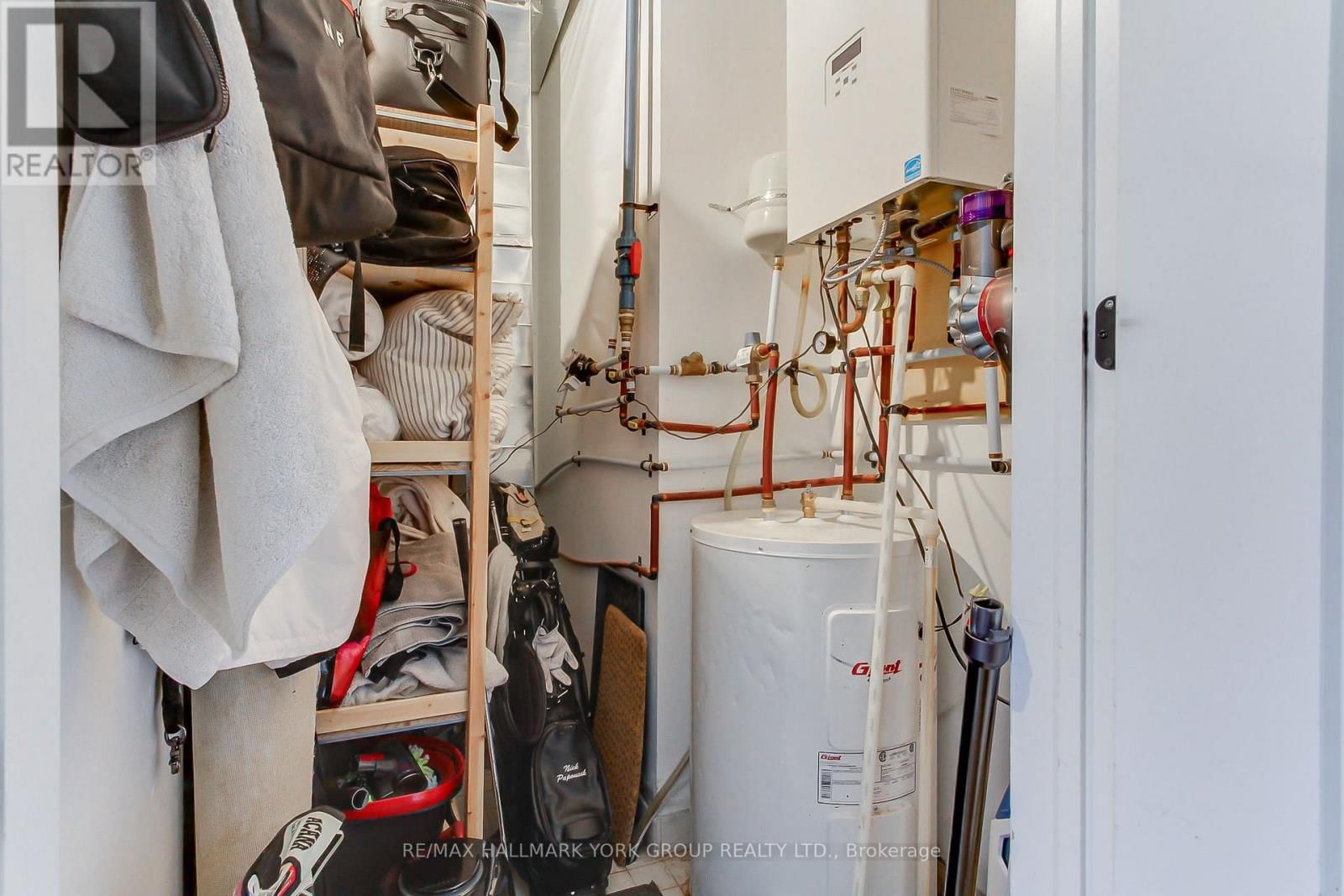 203 - 400 PARK AVENUE Image 28