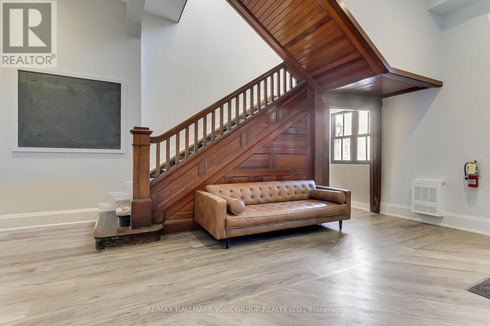 203 - 400 PARK AVENUE Image 6