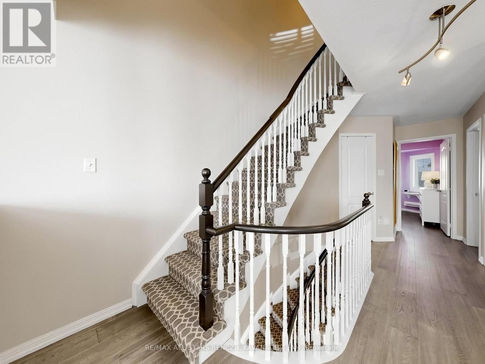 225 WALKERVILLE ROAD Image 16