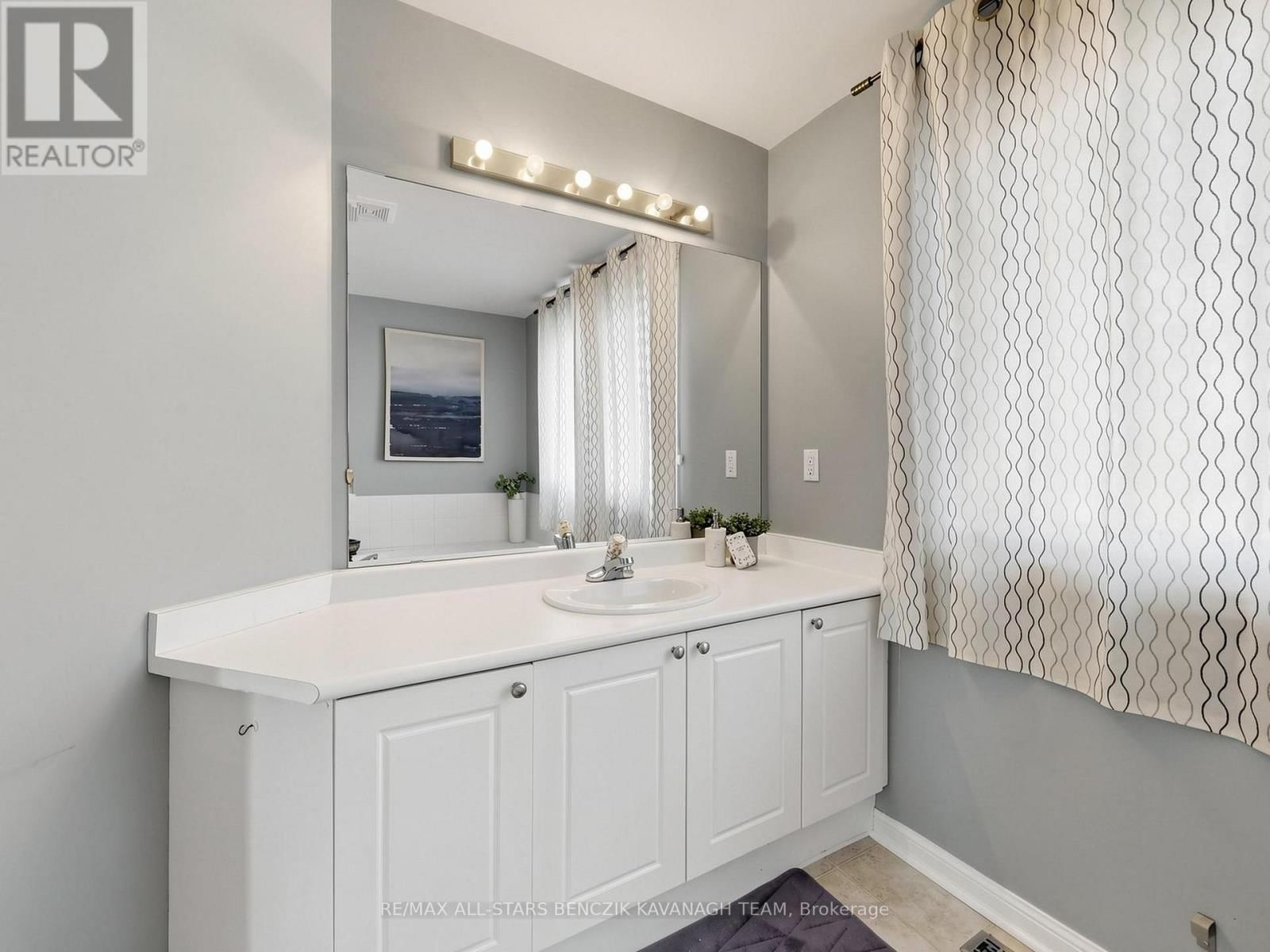 225 WALKERVILLE ROAD Image 19