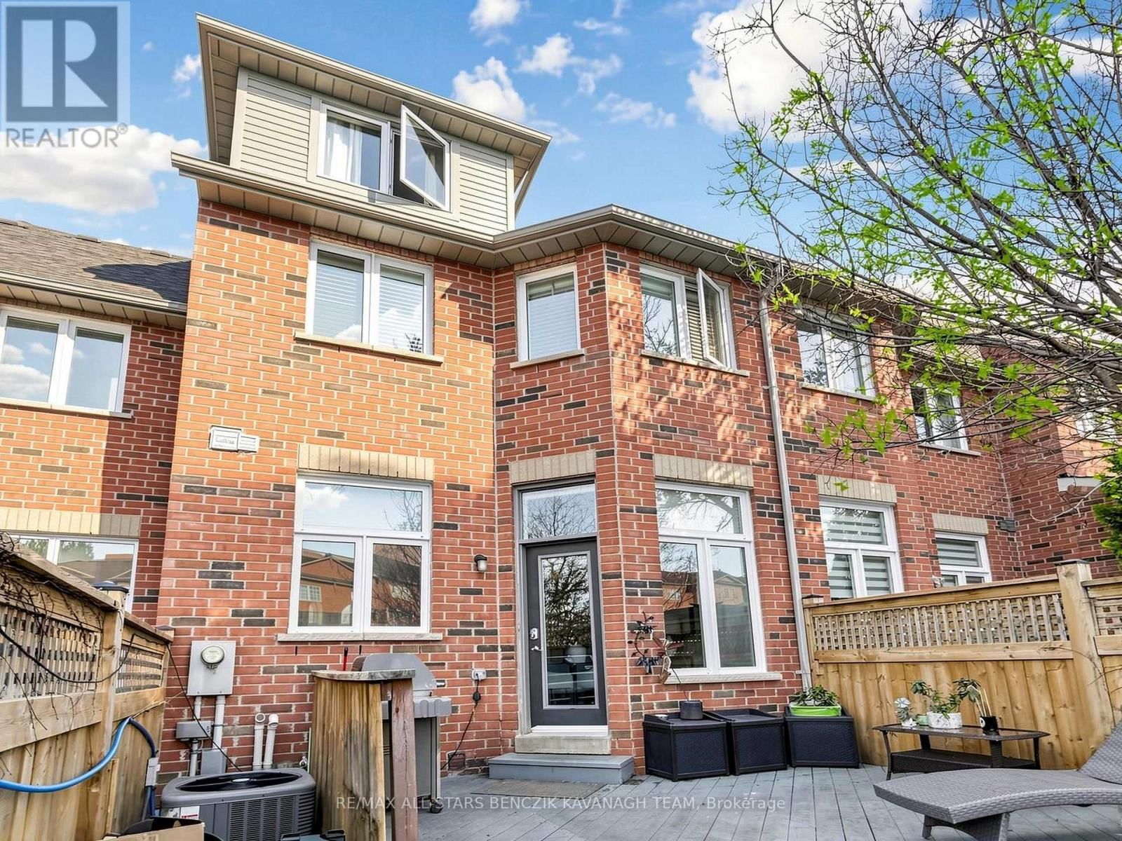 225 WALKERVILLE ROAD Image 23