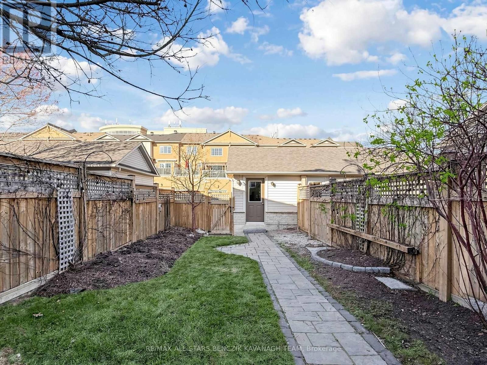 225 WALKERVILLE ROAD Image 25