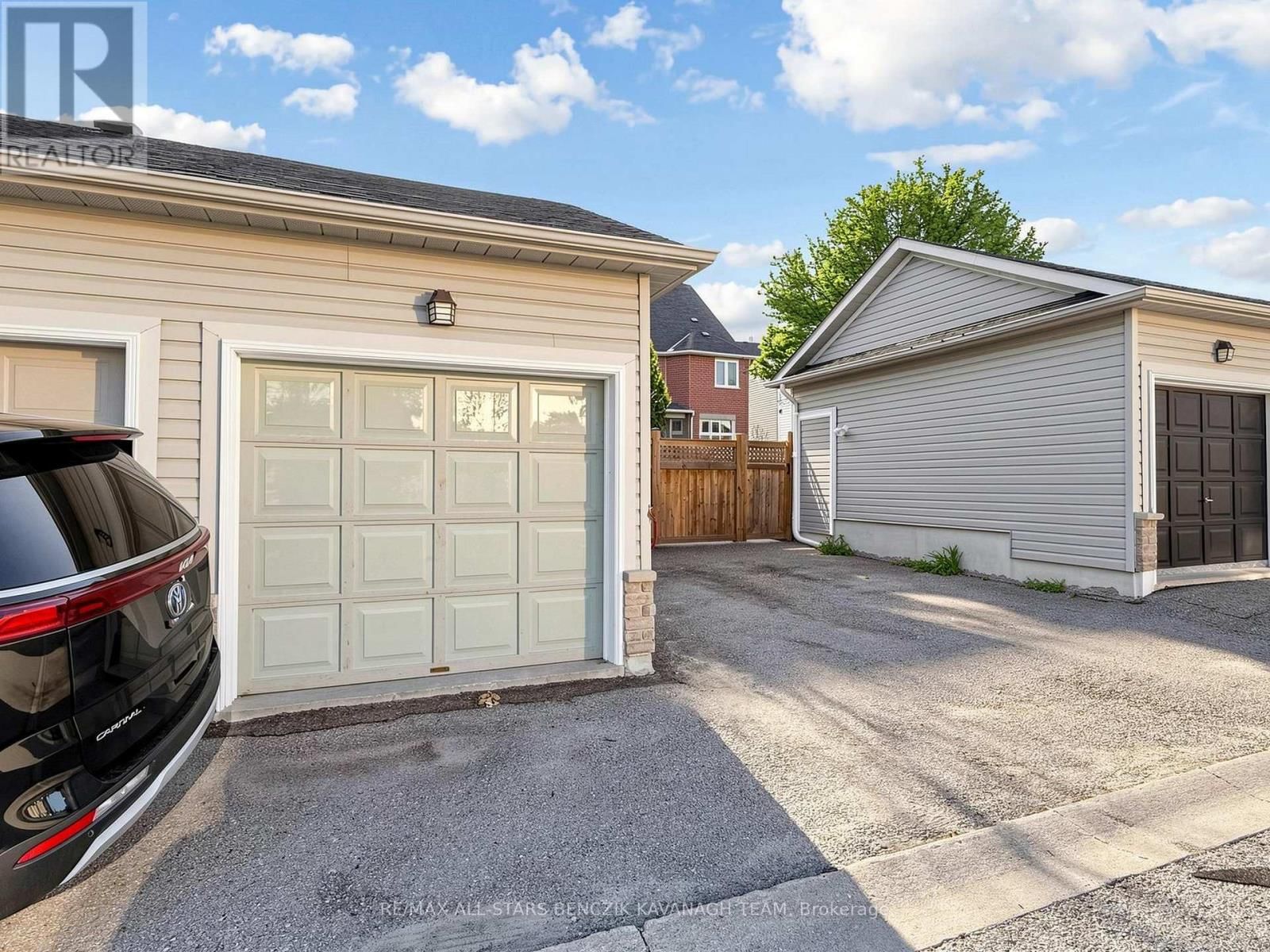 225 WALKERVILLE ROAD Image 26