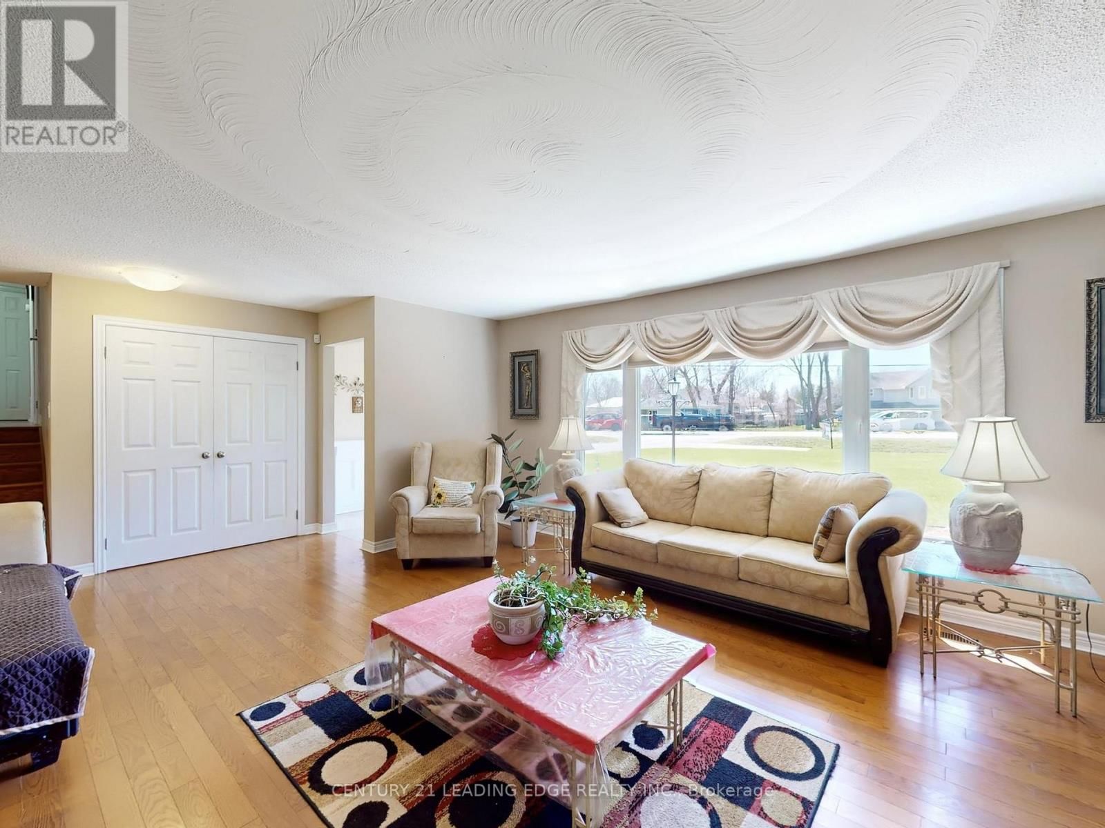 53 METRO ROAD NORTH Image 11