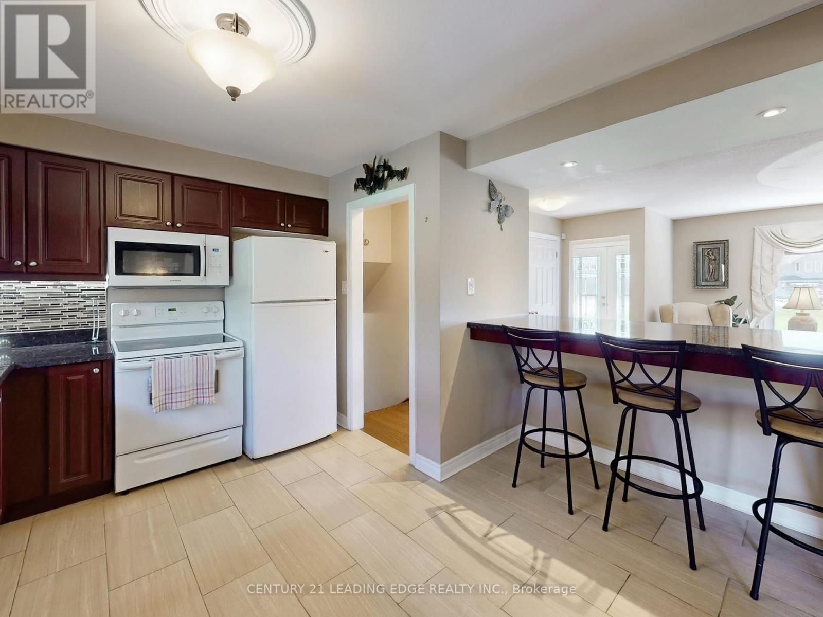 53 METRO ROAD NORTH Image 18