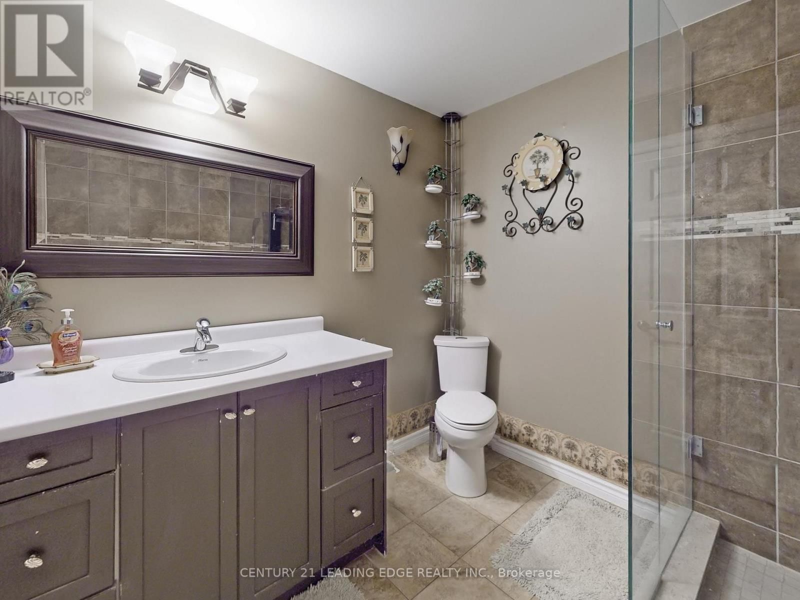 53 METRO ROAD NORTH Image 27