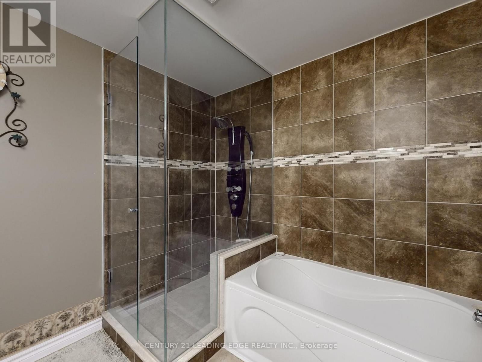 53 METRO ROAD NORTH Image 28