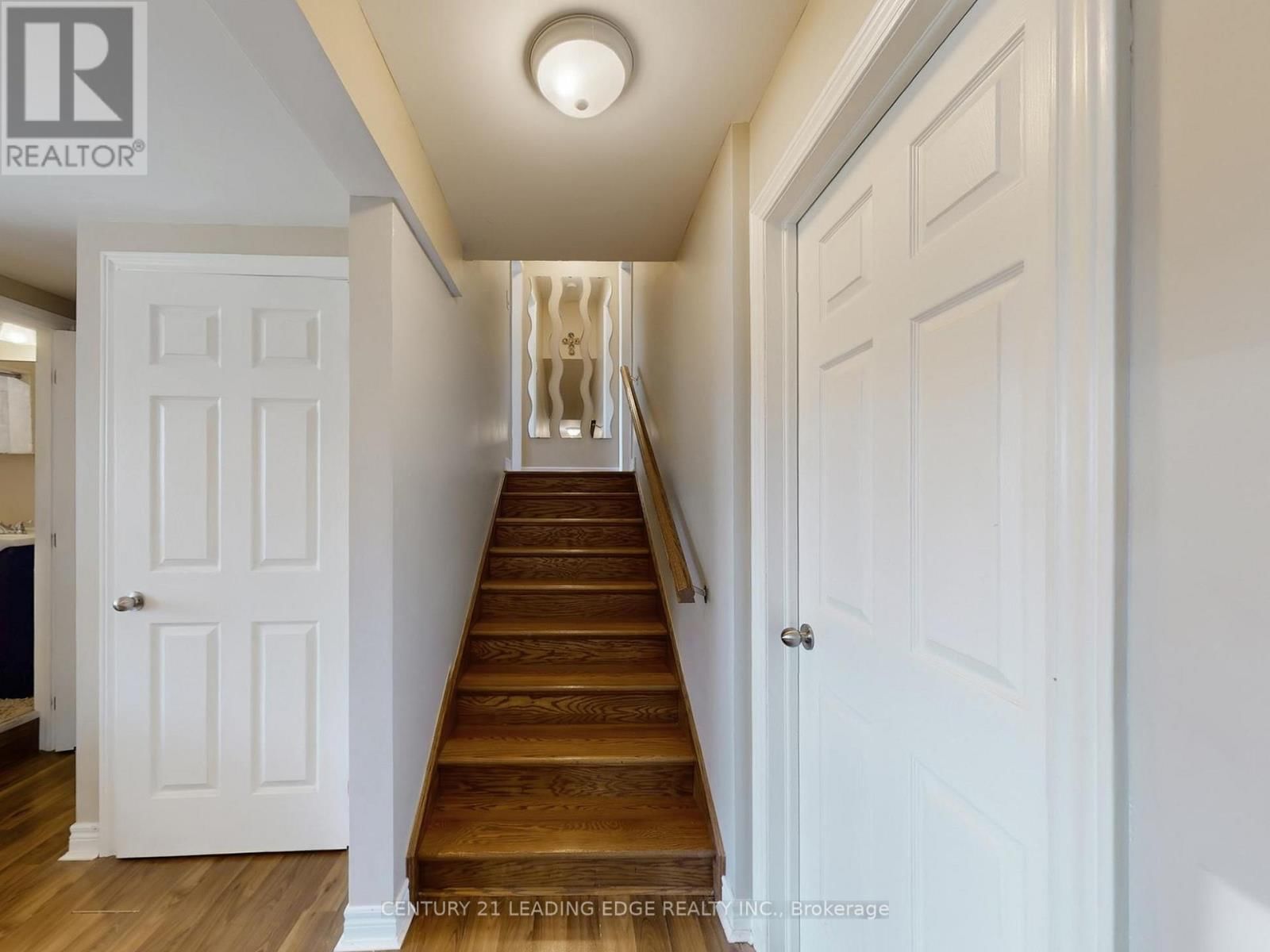 53 METRO ROAD NORTH Image 29