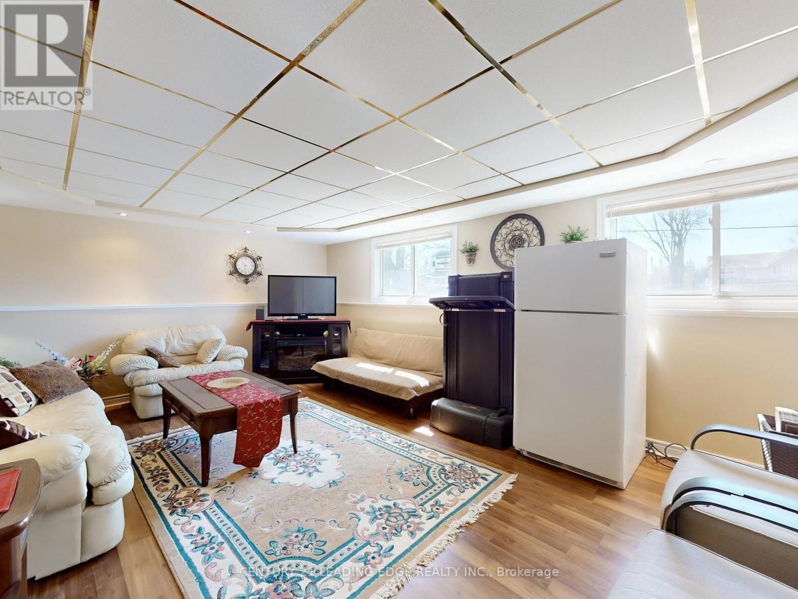 53 METRO ROAD NORTH Image 30