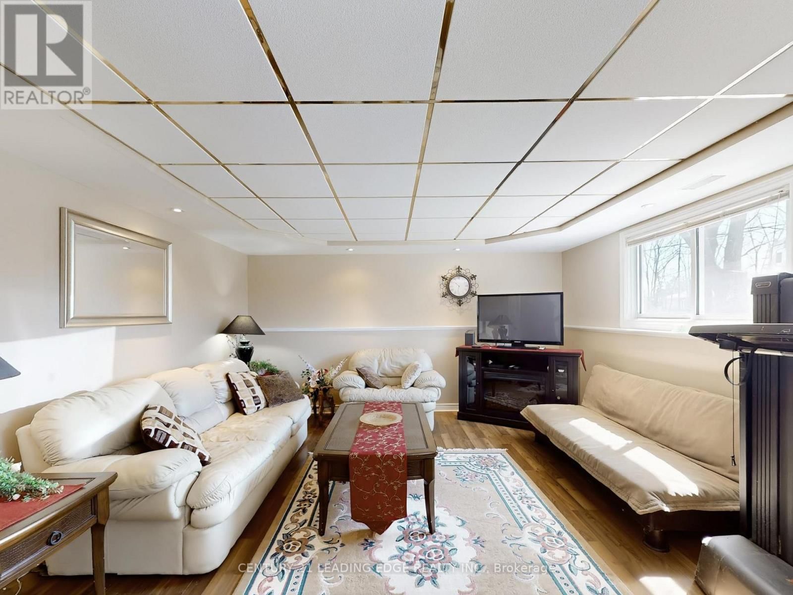 53 METRO ROAD NORTH Image 31